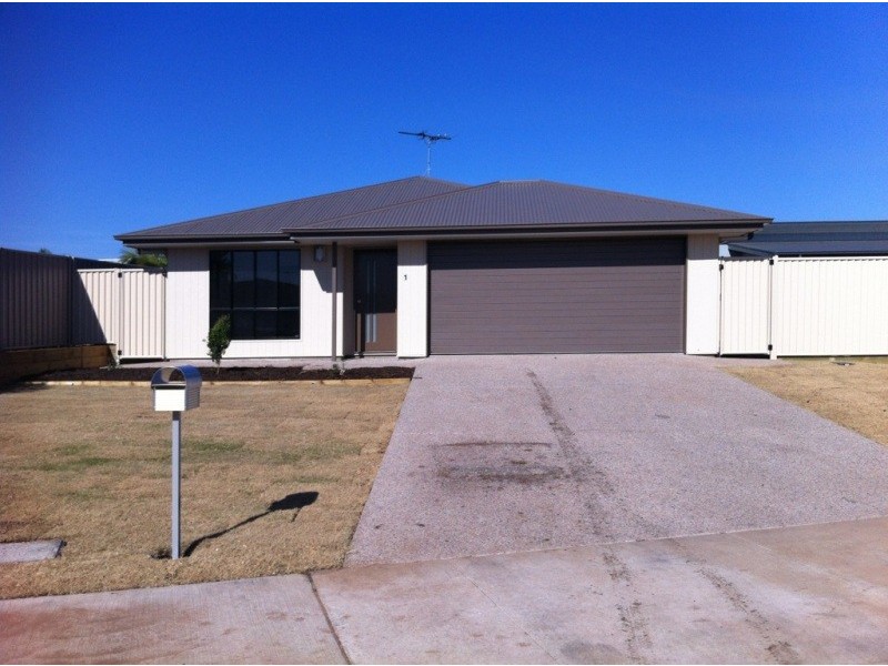 1/1 Easton, Emerald QLD 4720