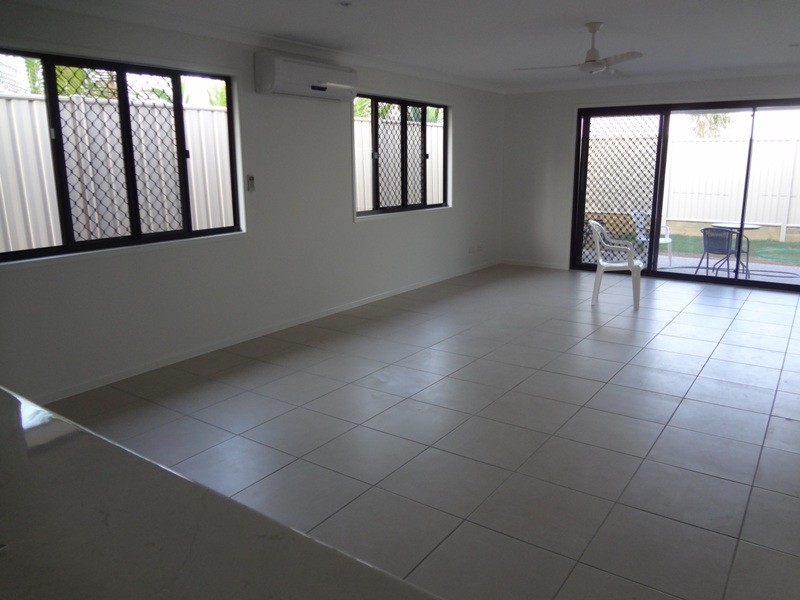 1/1 Easton, Emerald QLD 4720