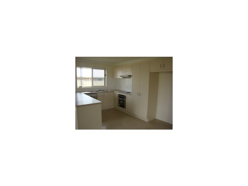 3 Lightening St, Emerald QLD 4720