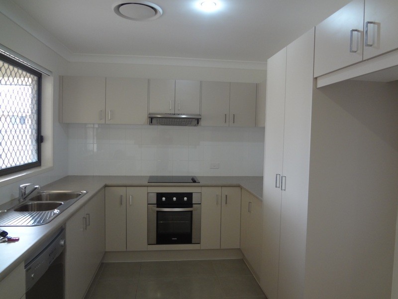 67  Lakeside Dr, Emerald QLD 4720