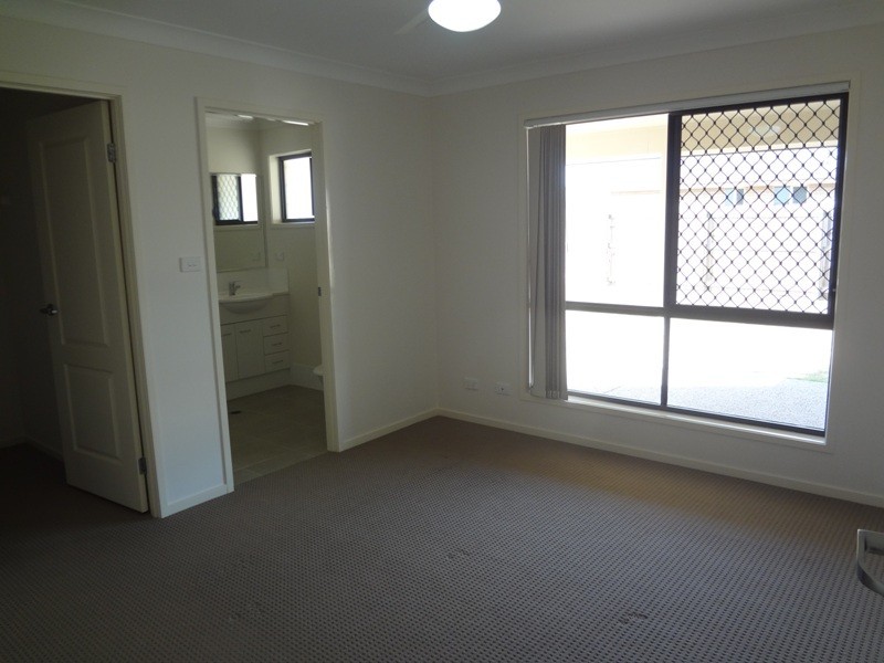 67  Lakeside Dr, Emerald QLD 4720