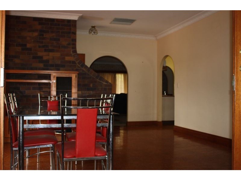 14 Theresa Street, Emerald QLD 4720