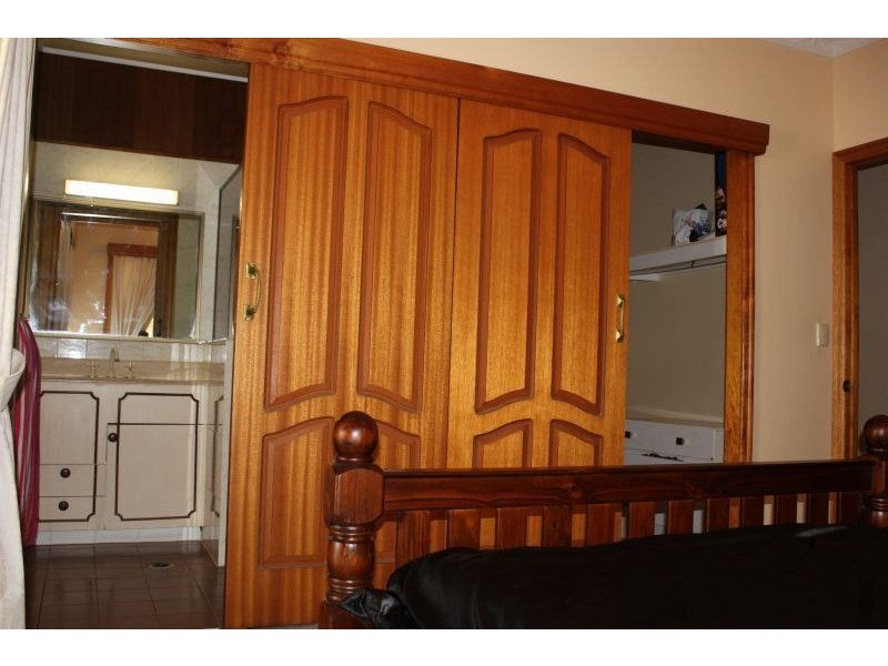 14 Theresa Street, Emerald QLD 4720