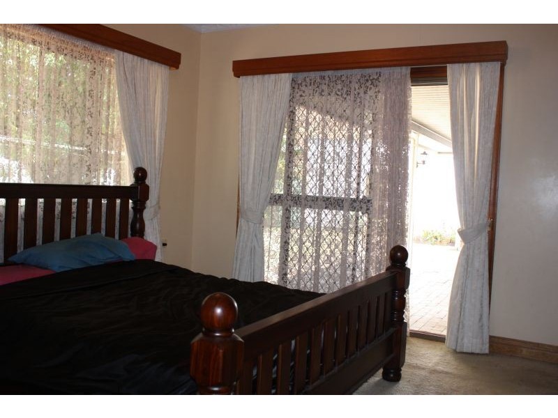 14 Theresa Street, Emerald QLD 4720