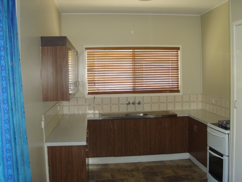 17 Pryor Place, Emerald QLD 4720