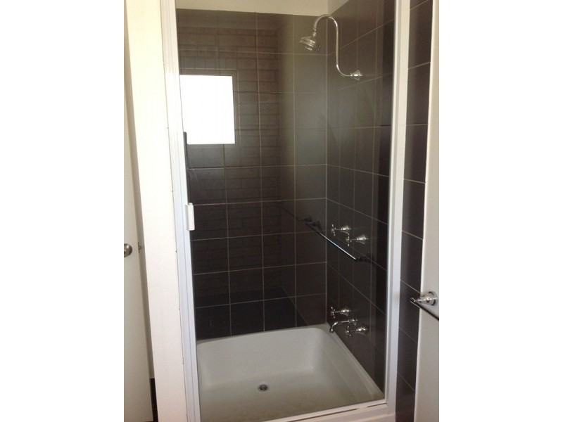 1/25 Baker Street, Emerald QLD 4720