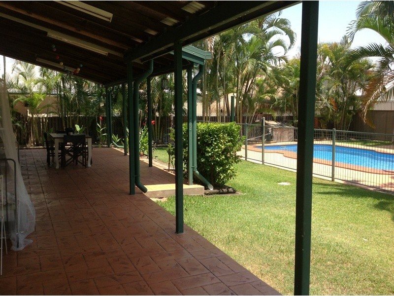 8 Ward Pl, Emerald QLD 4720
