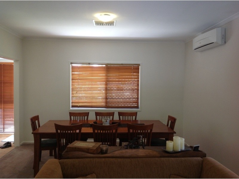 8 Ward Pl, Emerald QLD 4720
