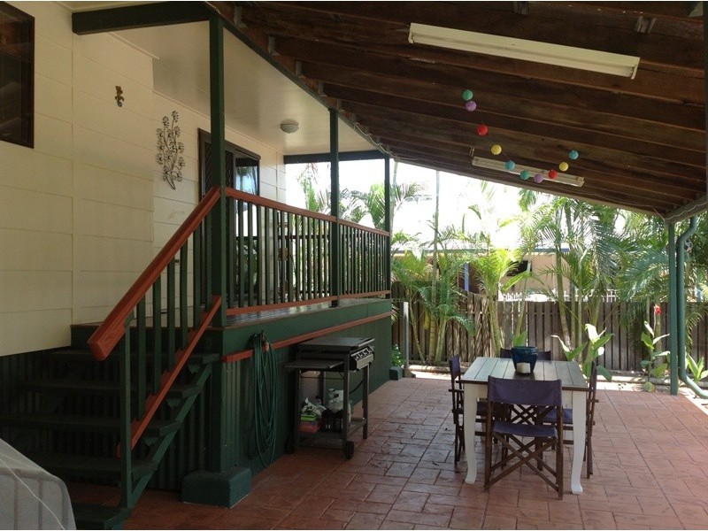 8 Ward Pl, Emerald QLD 4720