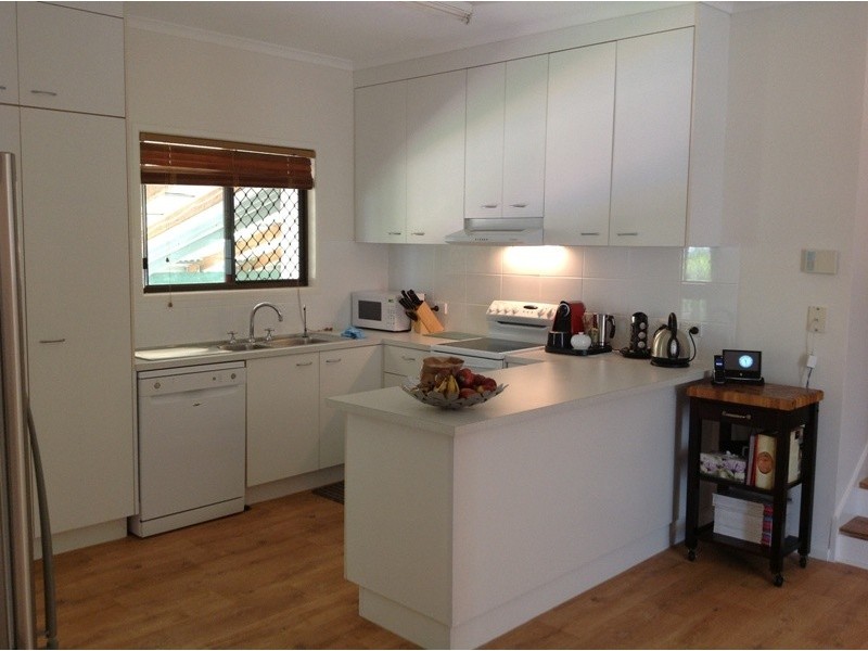 8 Ward Pl, Emerald QLD 4720