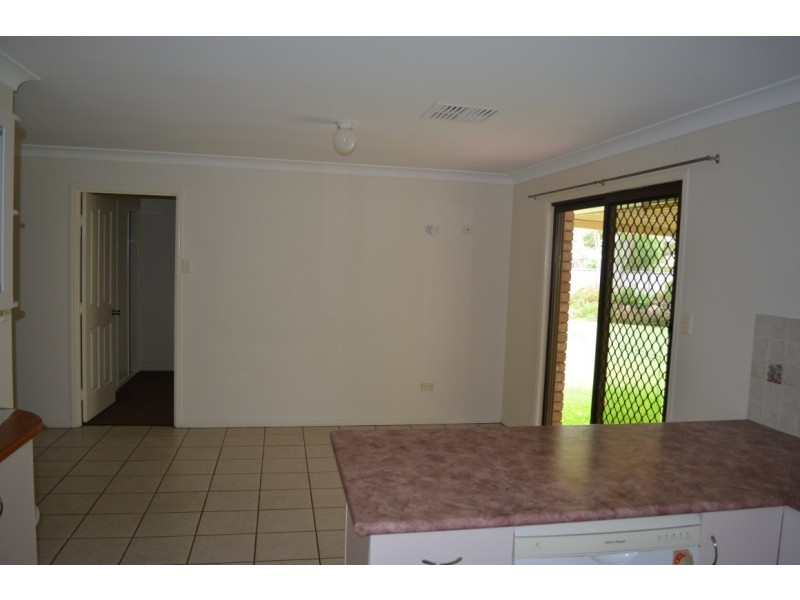 3 Crystal Court, Emerald QLD 4720