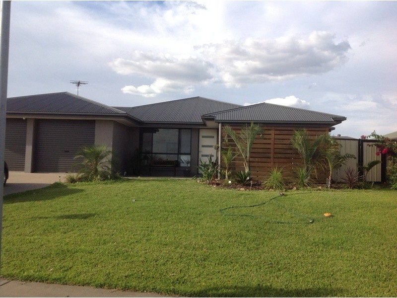 34 Mayfair Dr, Emerald QLD 4720