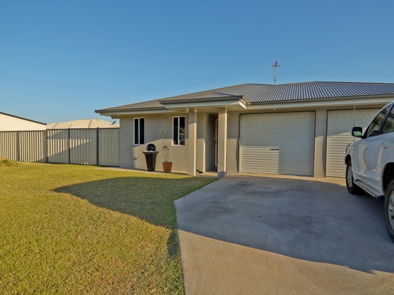 30 Newman Dr, Emerald QLD 4720