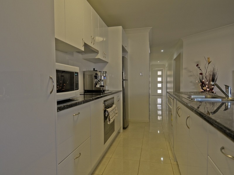 30 Newman Dr, Emerald QLD 4720