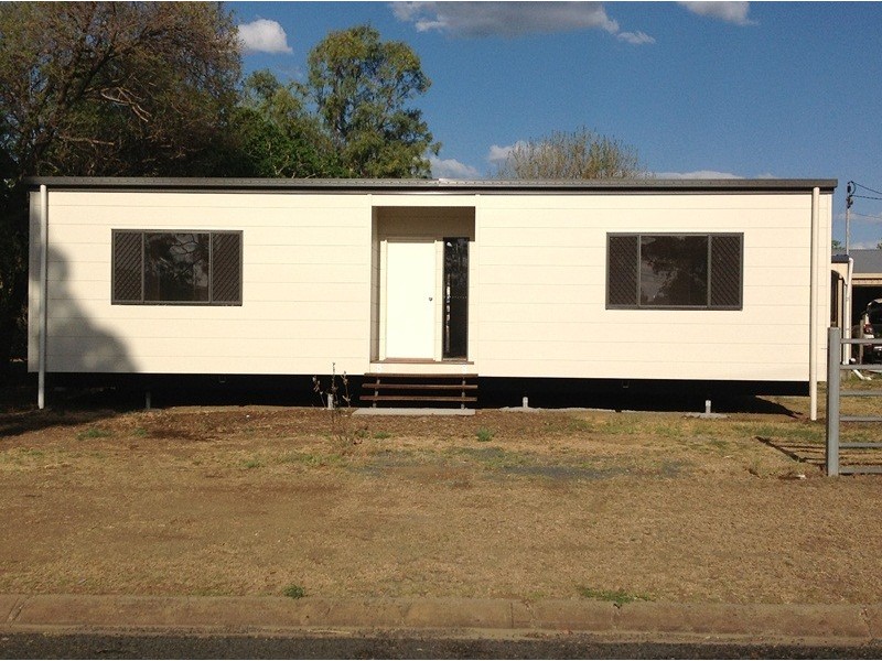 11 Roxburgh Street, Capella QLD 4723