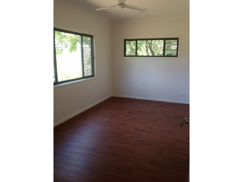 11 Roxburgh Street, Capella QLD 4723