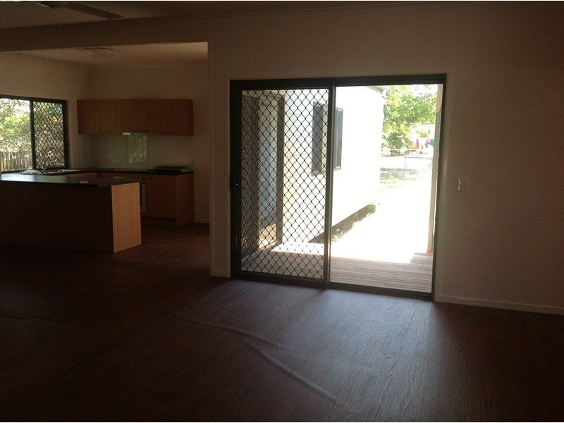 11 Roxburgh Street, Capella QLD 4723