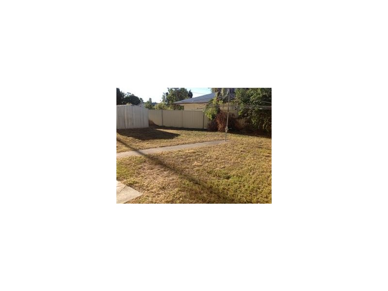 1 Dearden Place, Emerald QLD 4720