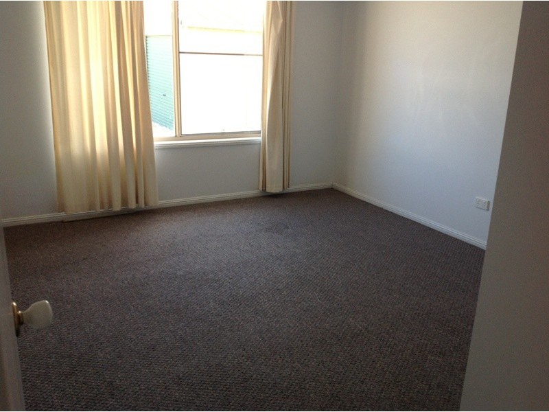 12 Jeppesen Dr, Emerald QLD 4720
