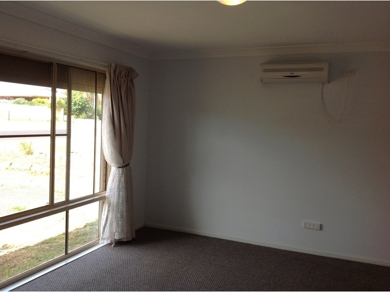 12 Jeppesen Dr, Emerald QLD 4720