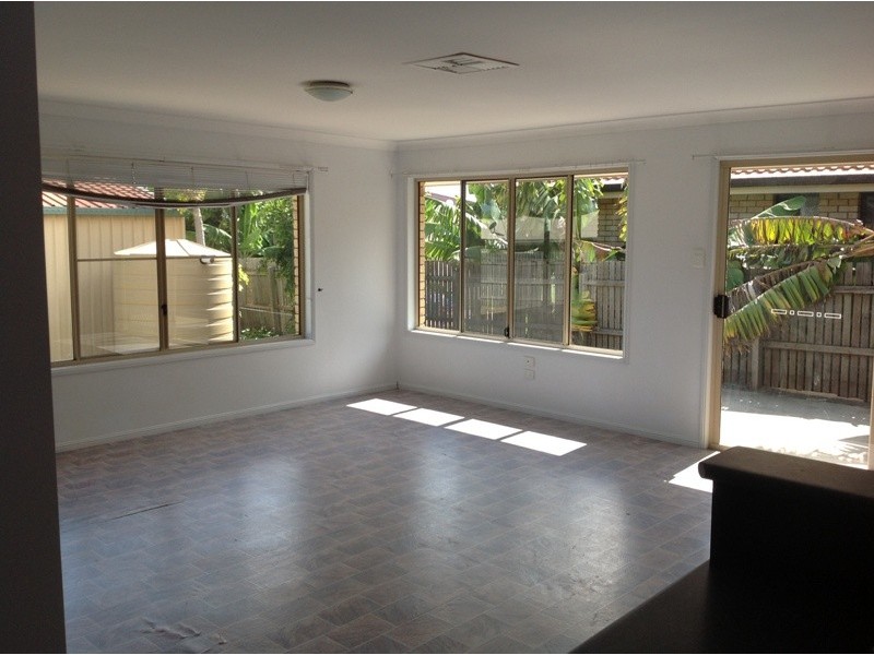 12 Jeppesen Dr, Emerald QLD 4720