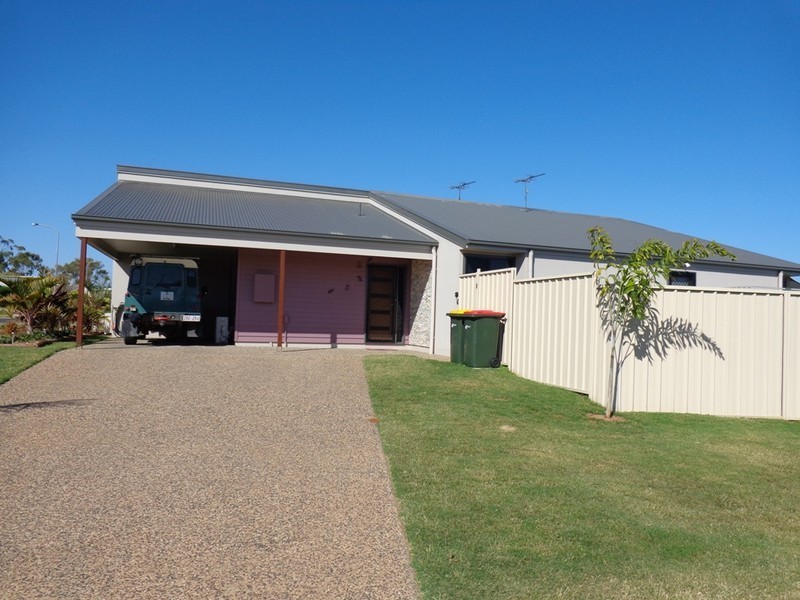 11b Brokenwood St, Emerald QLD 4720