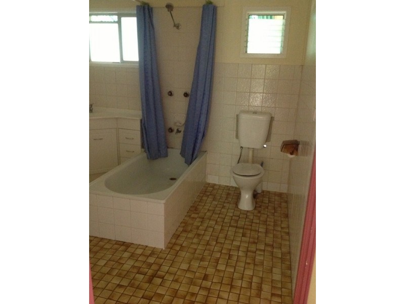 21 Dundas Street, Emerald QLD 4720