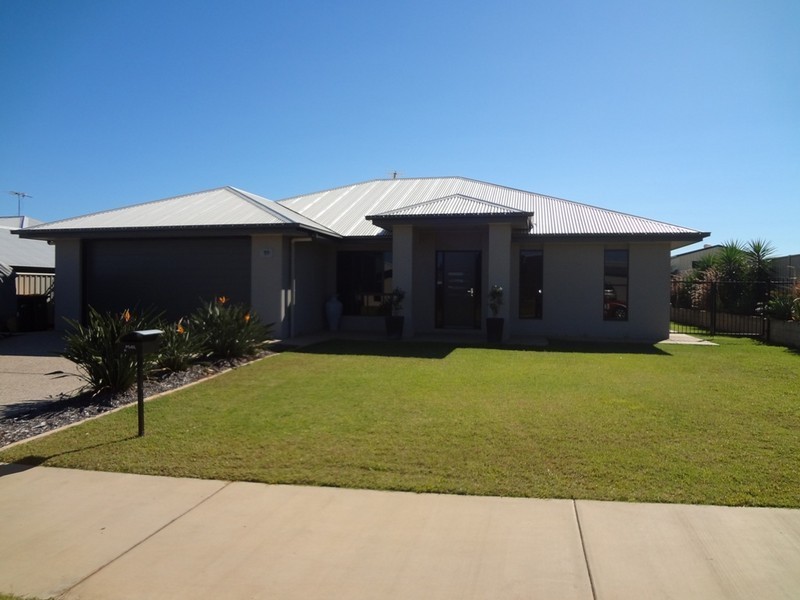 11 Saville Street, Emerald QLD 4720