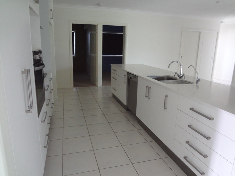 11 Saville Street, Emerald QLD 4720