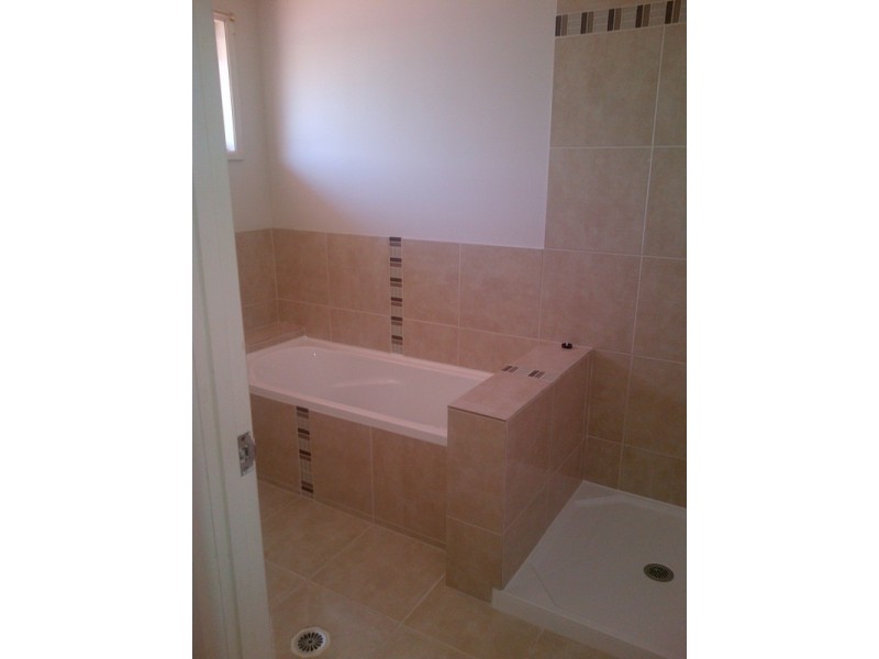 16 Rovoli Pl, Emerald QLD 4720