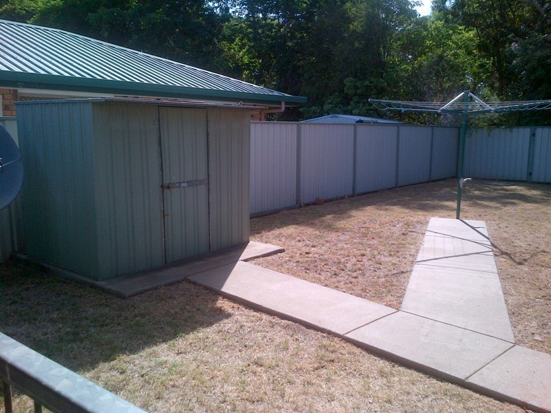 16 Rovoli Pl, Emerald QLD 4720