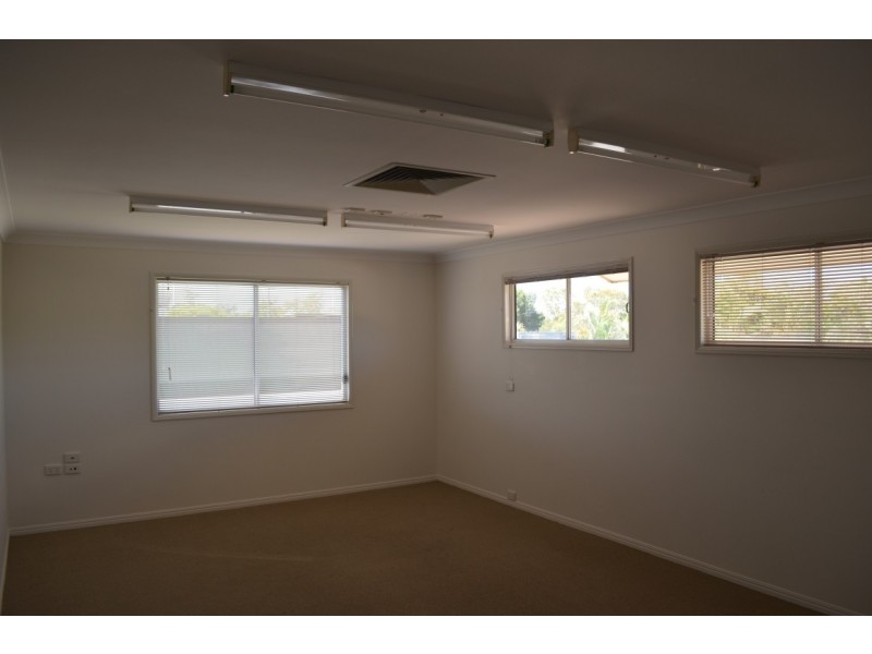 65 Hospital Road, Emerald QLD 4720