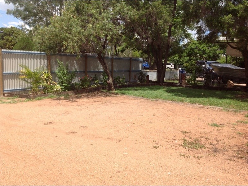 2/45 Baker St, Emerald QLD 4720