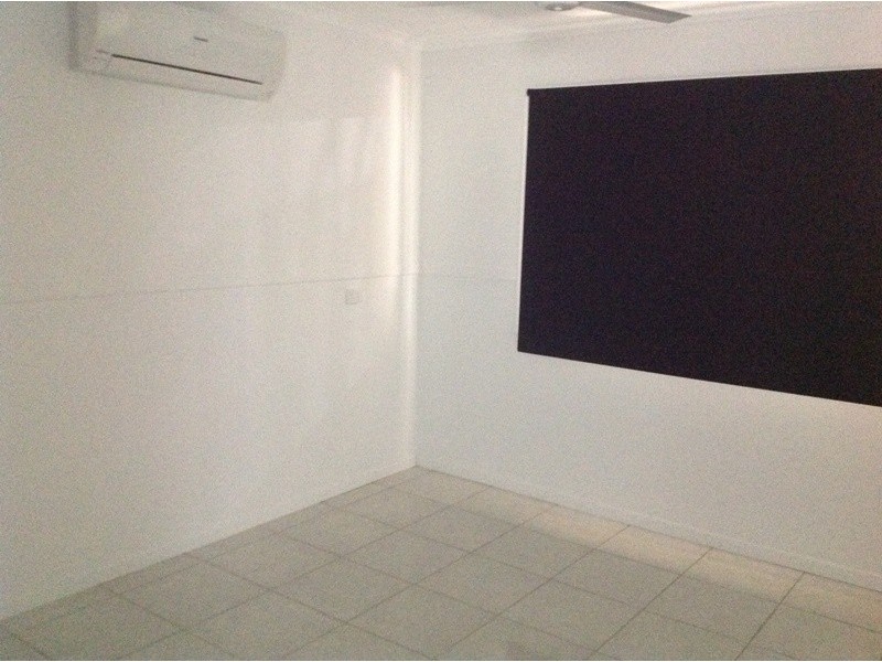 2/45 Baker St, Emerald QLD 4720