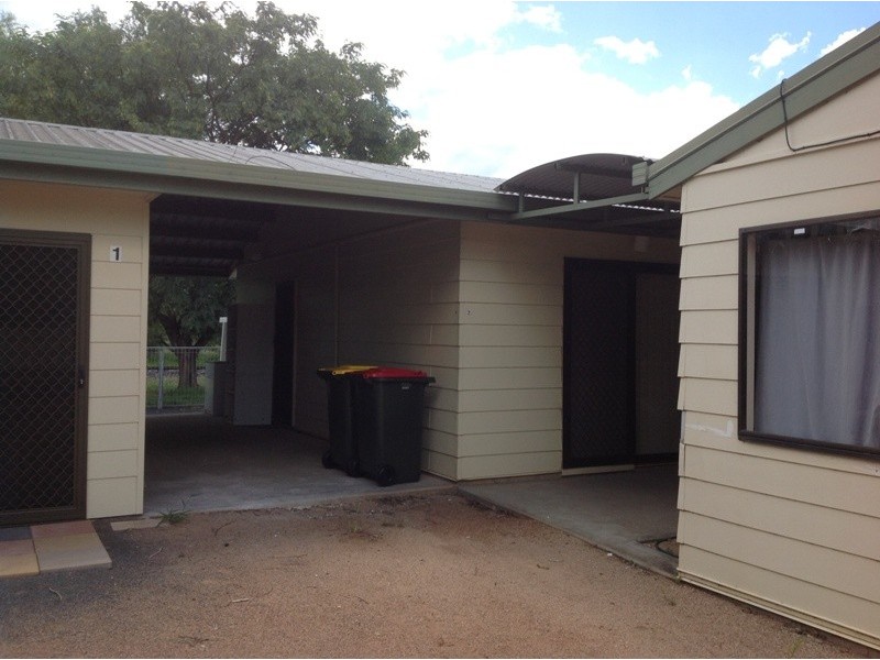 2/45 Baker St, Emerald QLD 4720