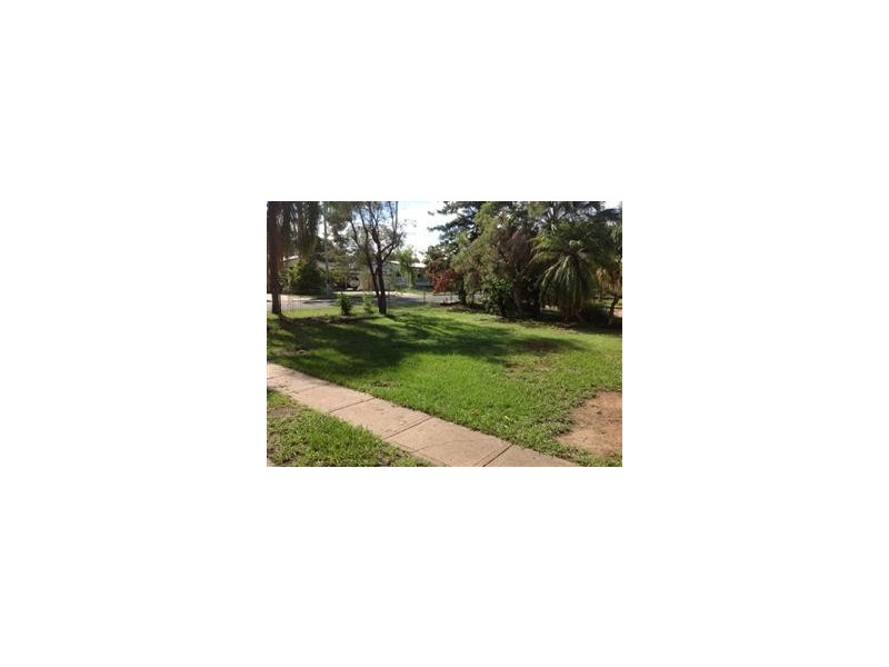16 Sunflower Place, Emerald QLD 4720