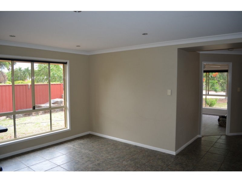 10 Coaker Drive, Emerald QLD 4720