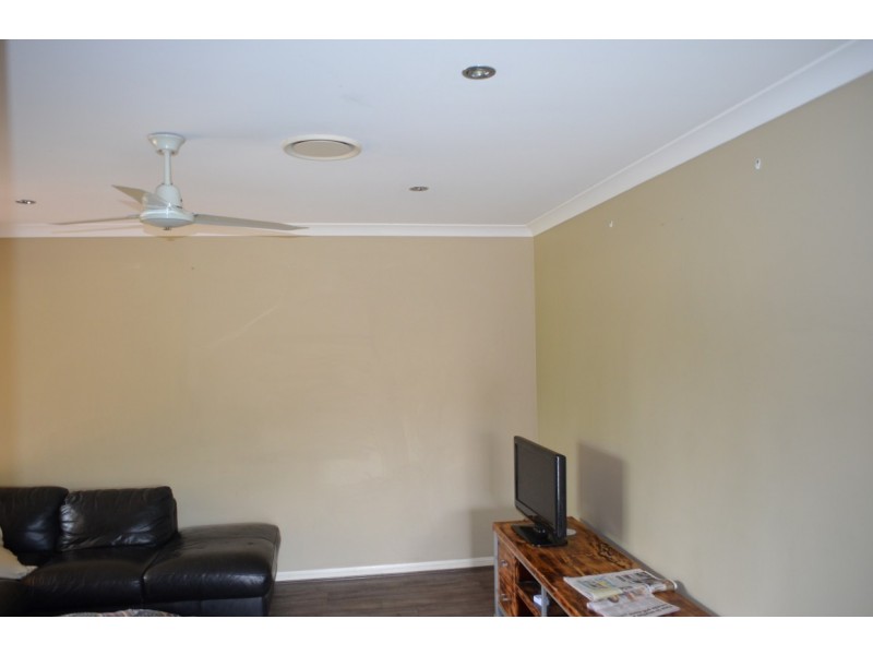 10 Coaker Drive, Emerald QLD 4720