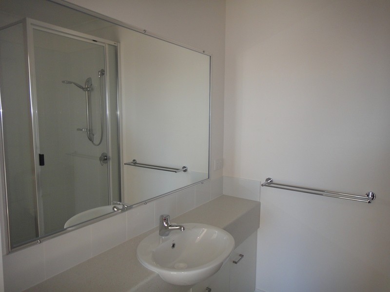 1/12  Eagle St, Emerald QLD 4720