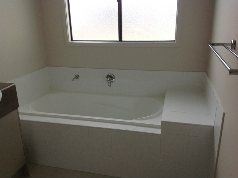 10 Ivers Pl, Emerald QLD 4720