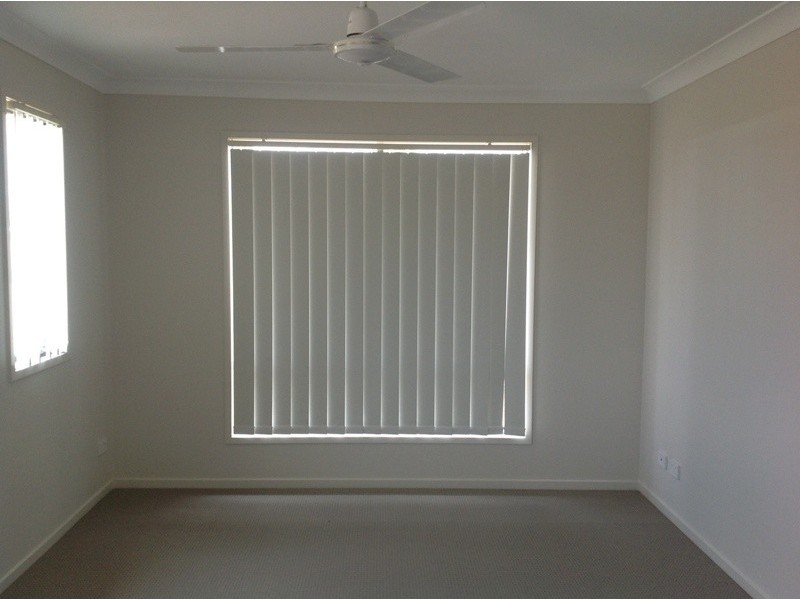10 Ivers Pl, Emerald QLD 4720
