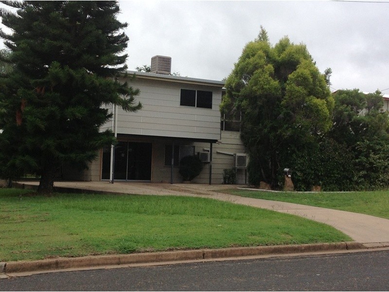 27  Egan, Emerald QLD 4720