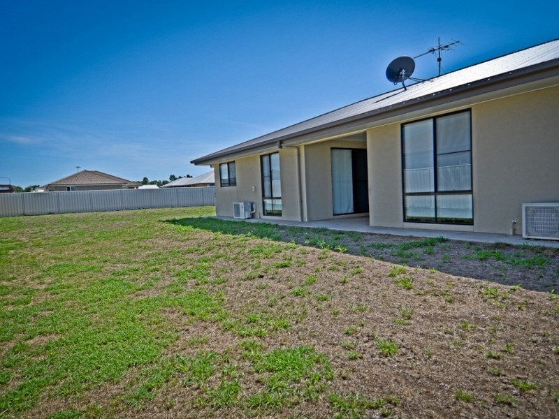 8 Baird Street, Emerald QLD 4720