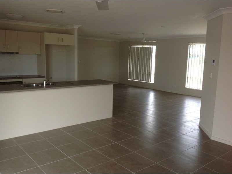 15 Ivers Place, Emerald QLD 4720