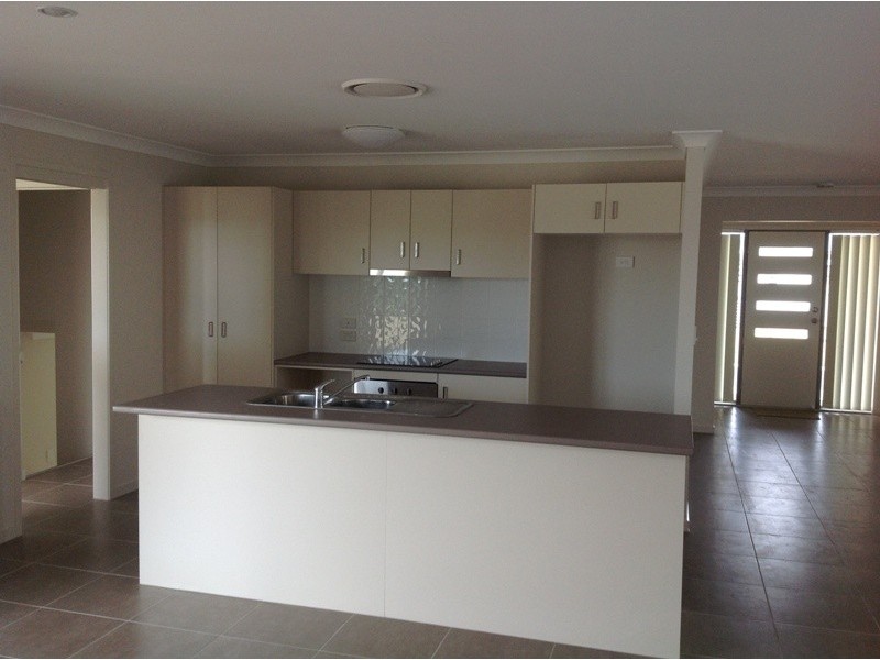 15 Ivers Place, Emerald QLD 4720