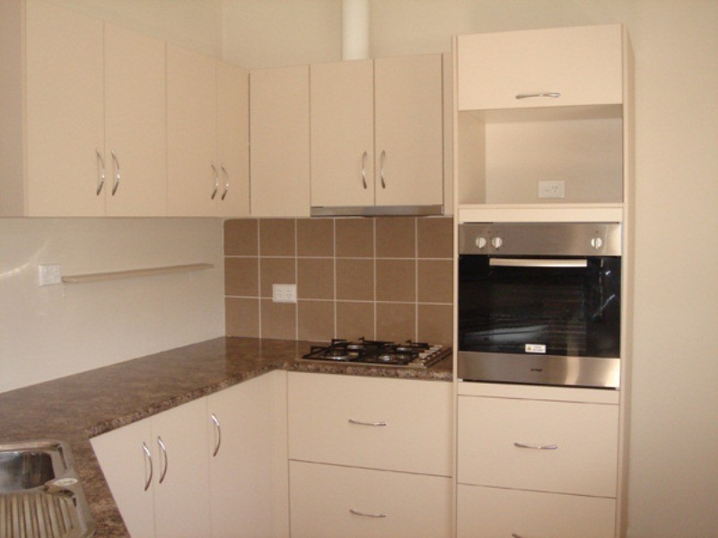 16 Roxburg Street, Capella QLD 4723