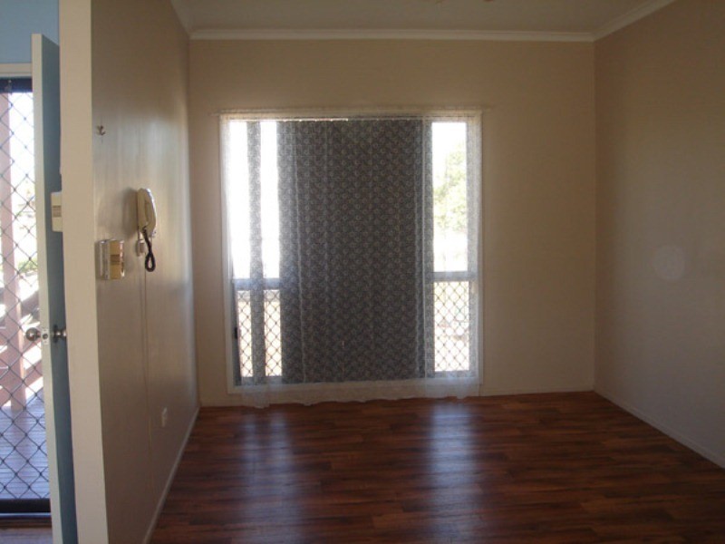 16 Roxburg Street, Capella QLD 4723