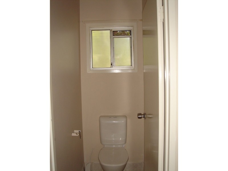 16 Roxburg Street, Capella QLD 4723