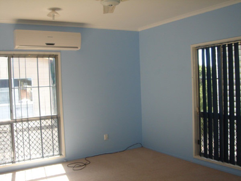 16 Roxburg Street, Capella QLD 4723