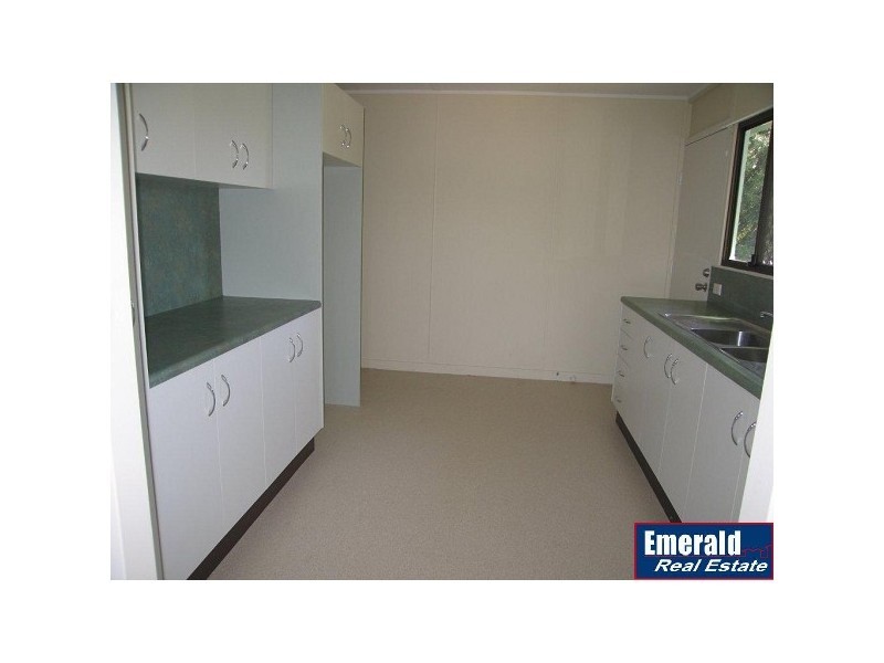 28 Moody Street, Emerald QLD 4720